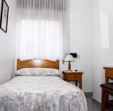 Hostal 3 De Noviembre Palencia Exterior photo